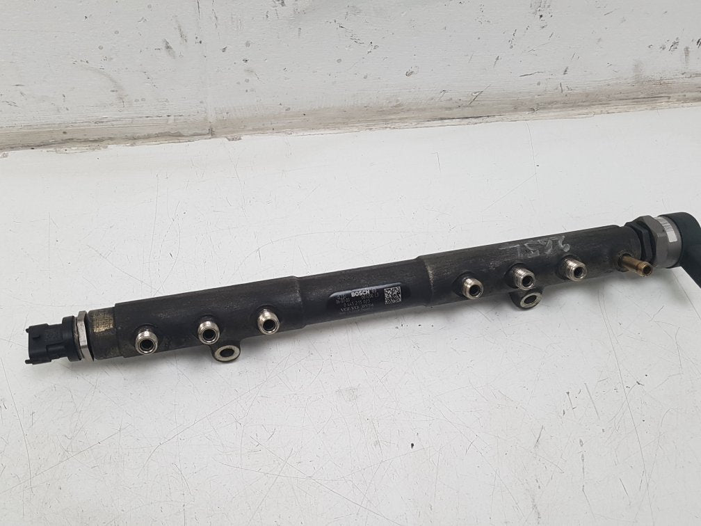 2003 - 2006 Volvo XC90 Estate Injection Rail 30757146