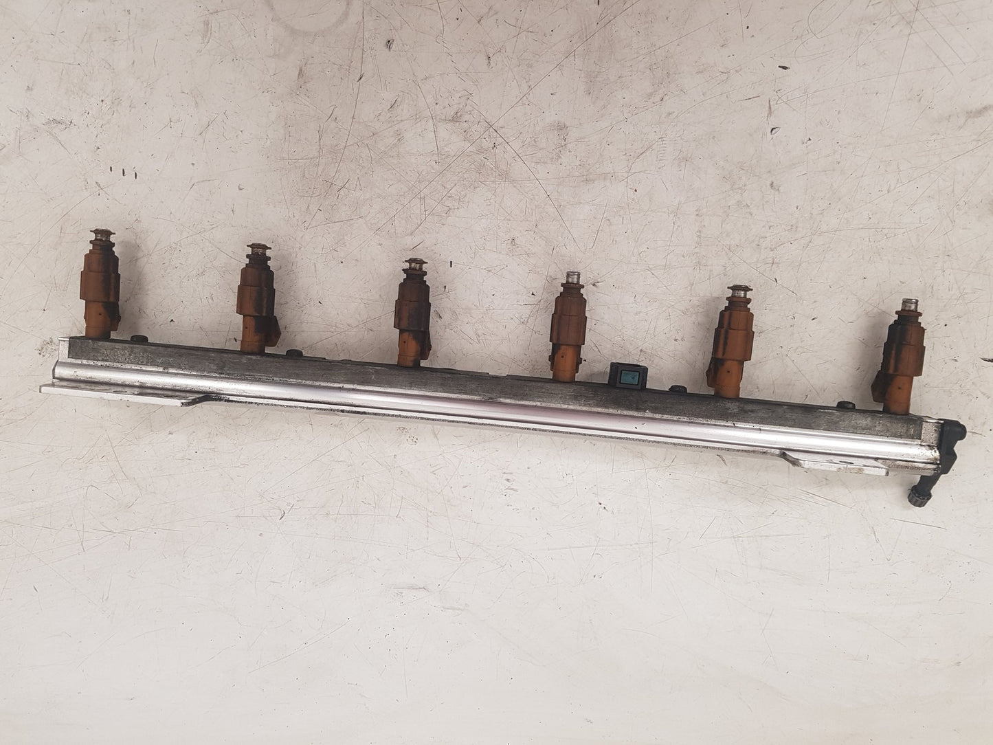 2002 - 2006 Volvo XC90 Estate Injection Rail 8658593