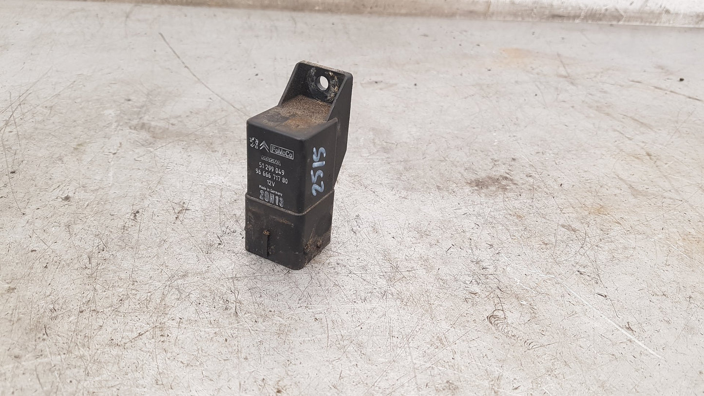 2012 - 2016 Volvo V40 Hatchback Glow Plug Relay 51299049
