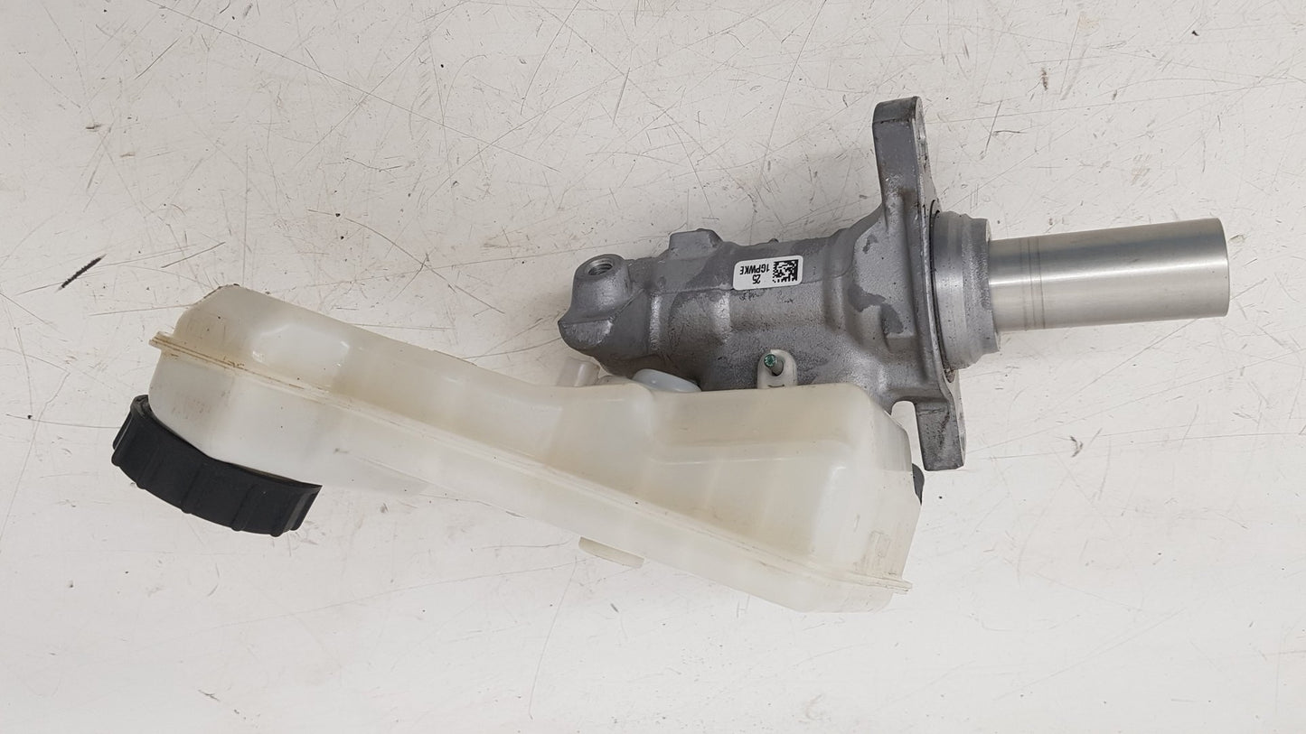 2015 - 2019 Volvo V40 Cross Country Hatchback Brake Master Cylinder 31400404