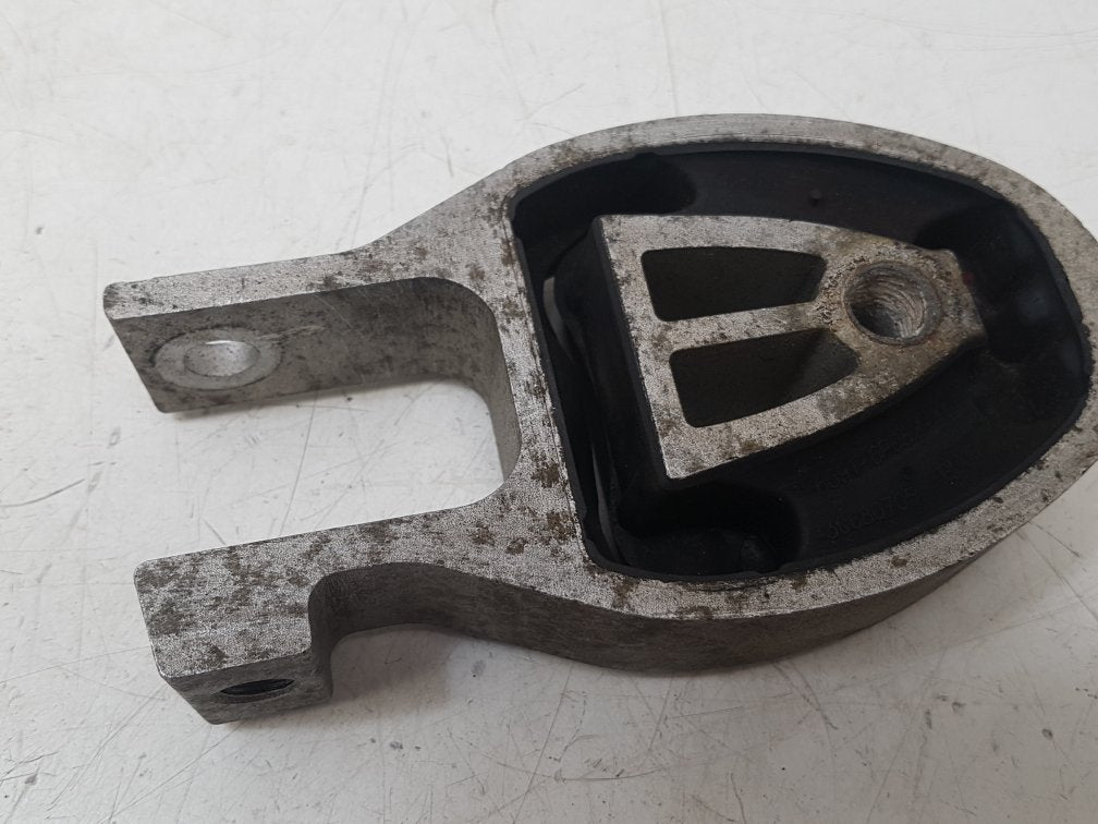 2015 Volvo S60 Saloon Gearbox Mount 30671248