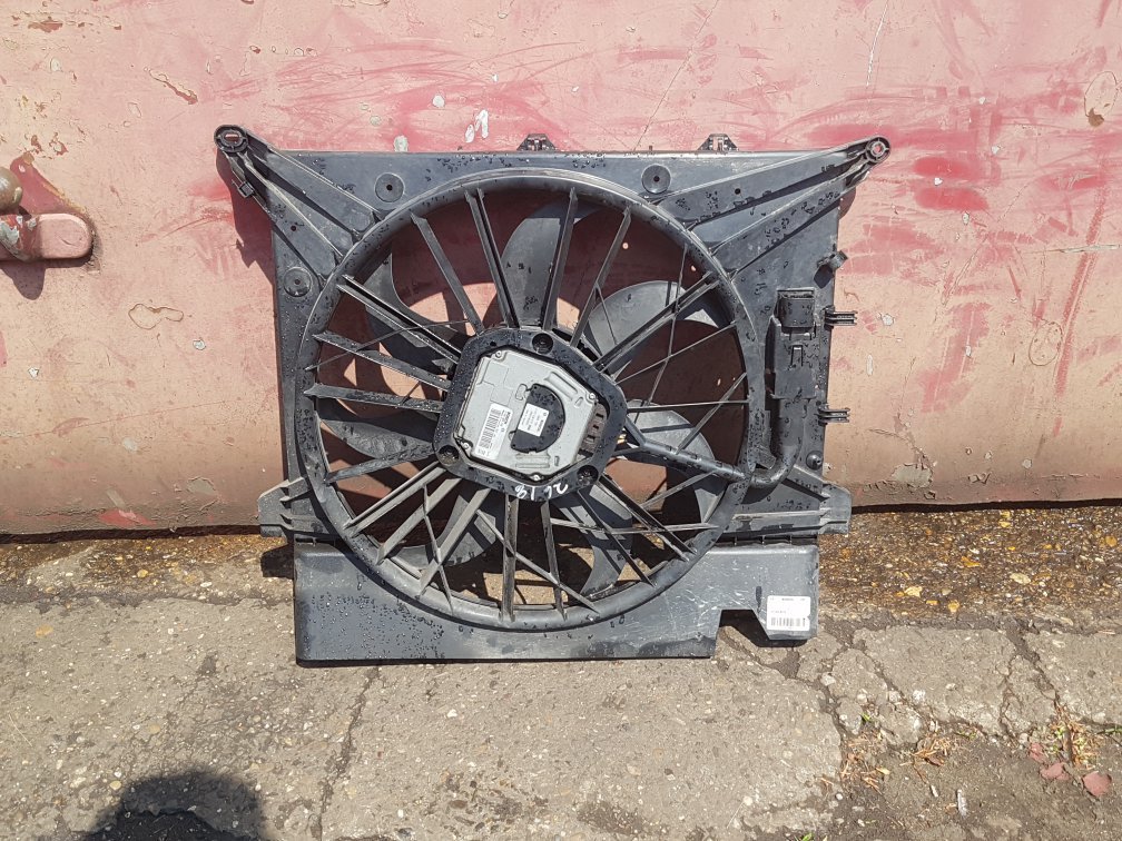 2005 - 2010 Volvo XC90 Estate RADIATOR FAN & COWLING (A/C CAR) 31111543