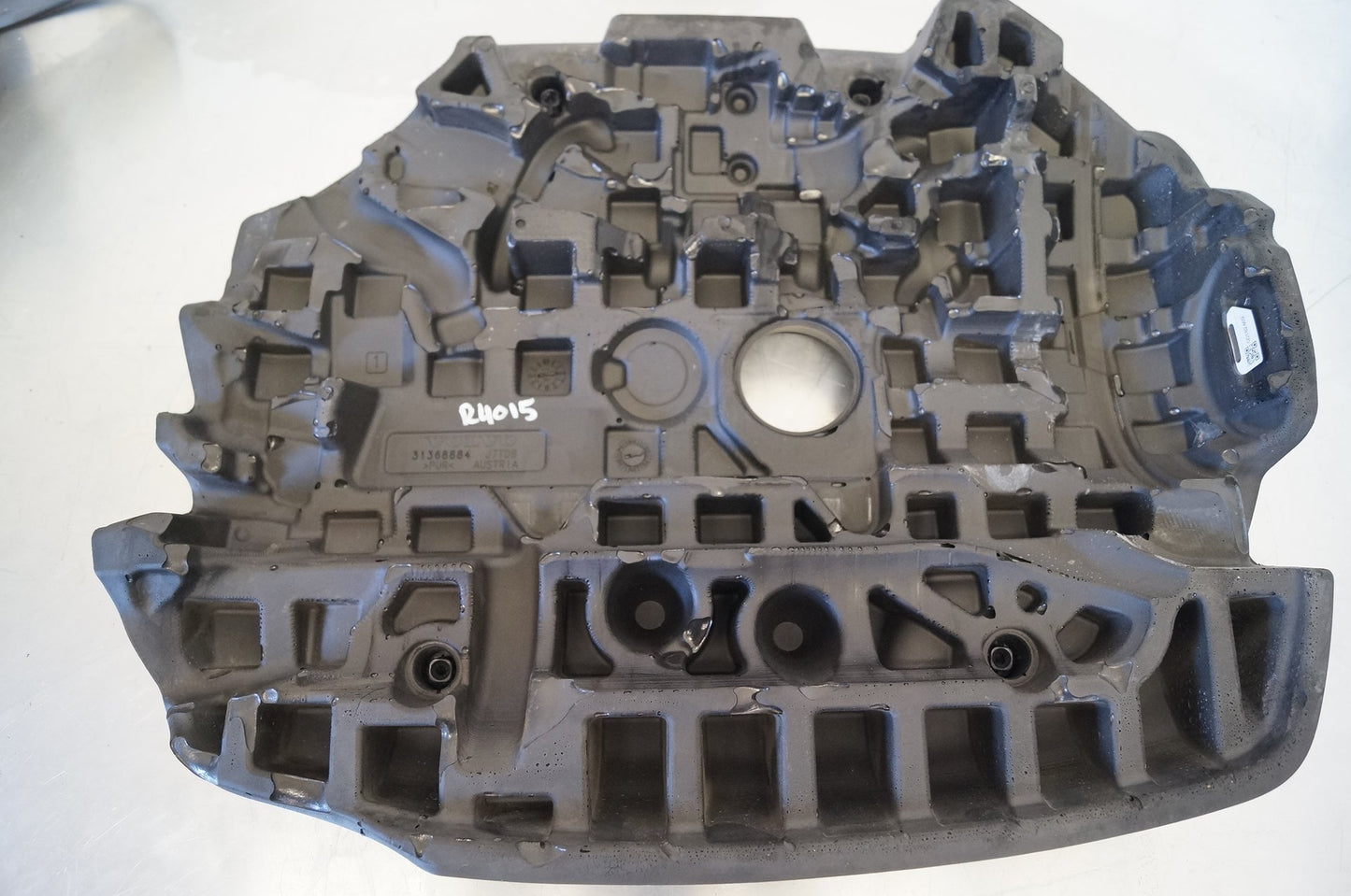 2012 - 2017 Volvo V40 Hatchback Engine Cover 31368884