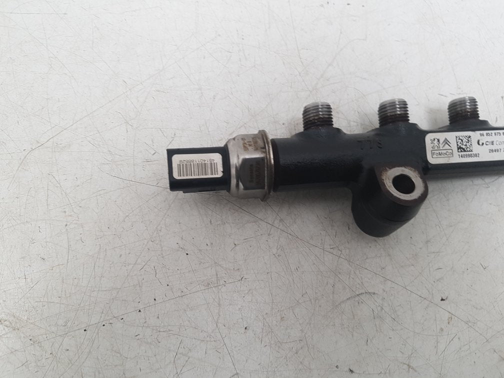 2012 - 2019 Volvo V40 Hatchback Injection Rail 968529758002