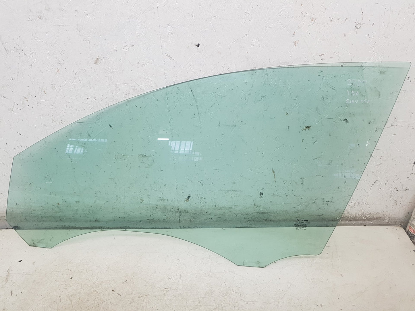 2004 - 2012 Volvo V50 Estate Left Front Door Window AS2