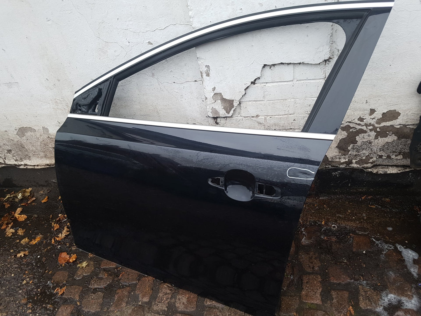 2012 - 2015 Volvo V40 Hatchback DOOR - BARE (FRONT PASSENGER SIDE) 32321018