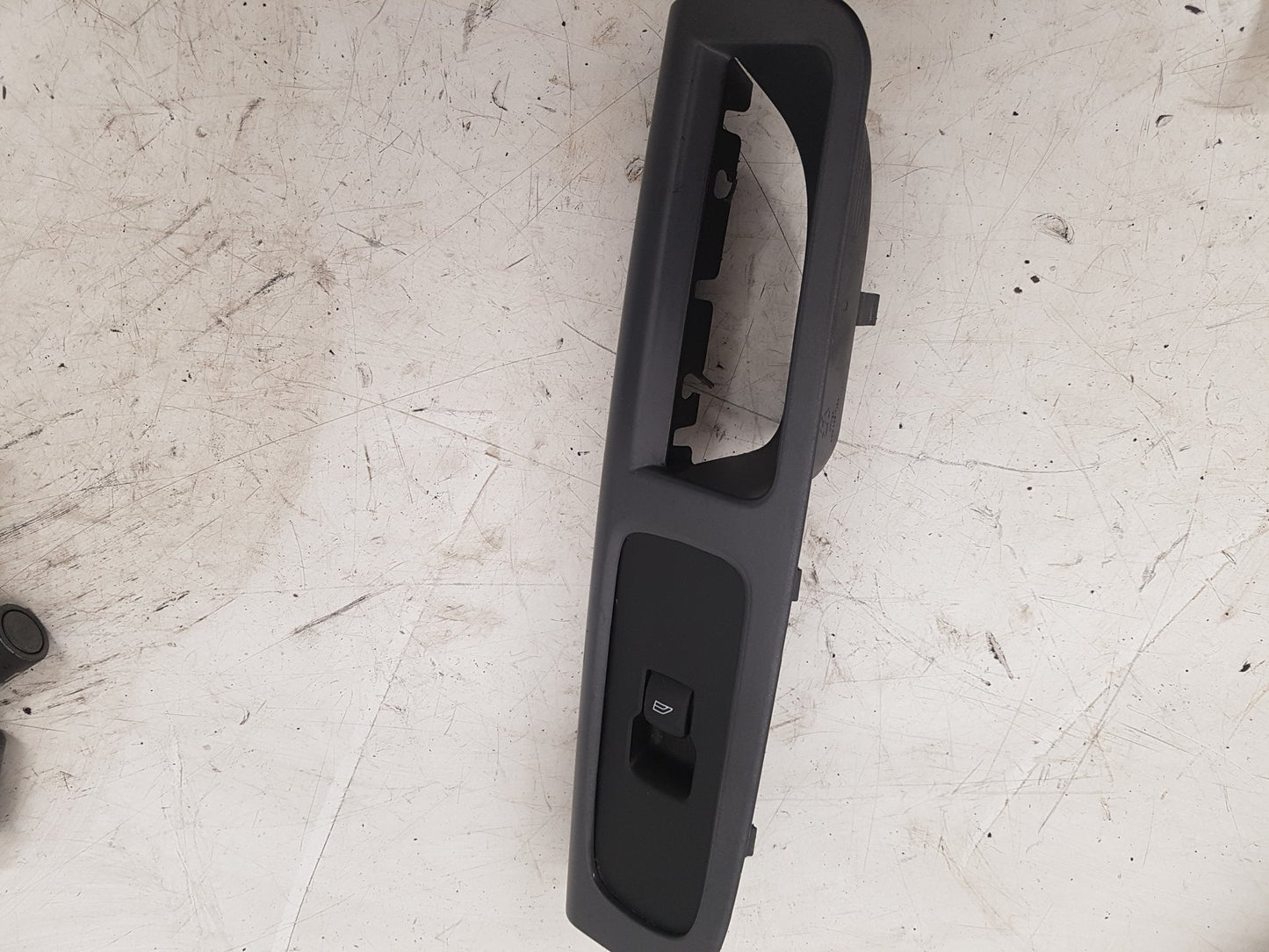 2005 - 2012 Volvo S40 Saloon Left Front Window Switch 31272012