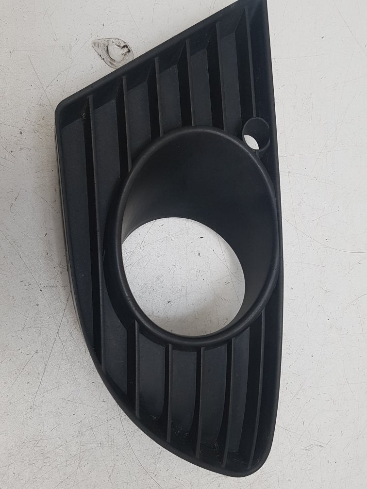 2001 - 2009 Saab 9-5 Estate FOG LIGHT GRILL (LEFT) 5491584