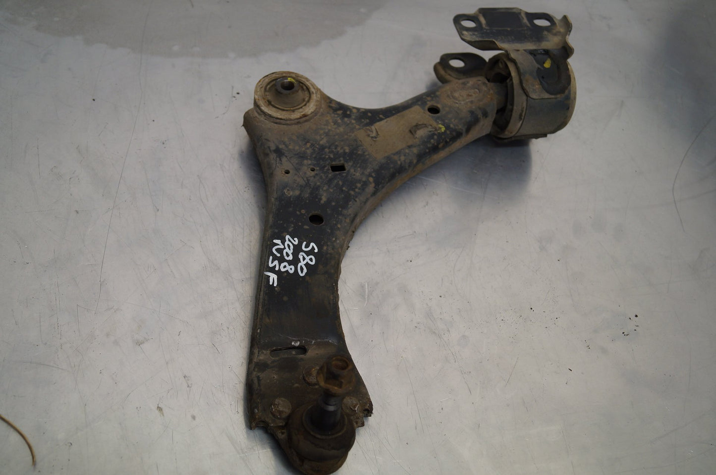 2006 - 2010 Volvo S80 Left Front Lower Control Arm 31317662