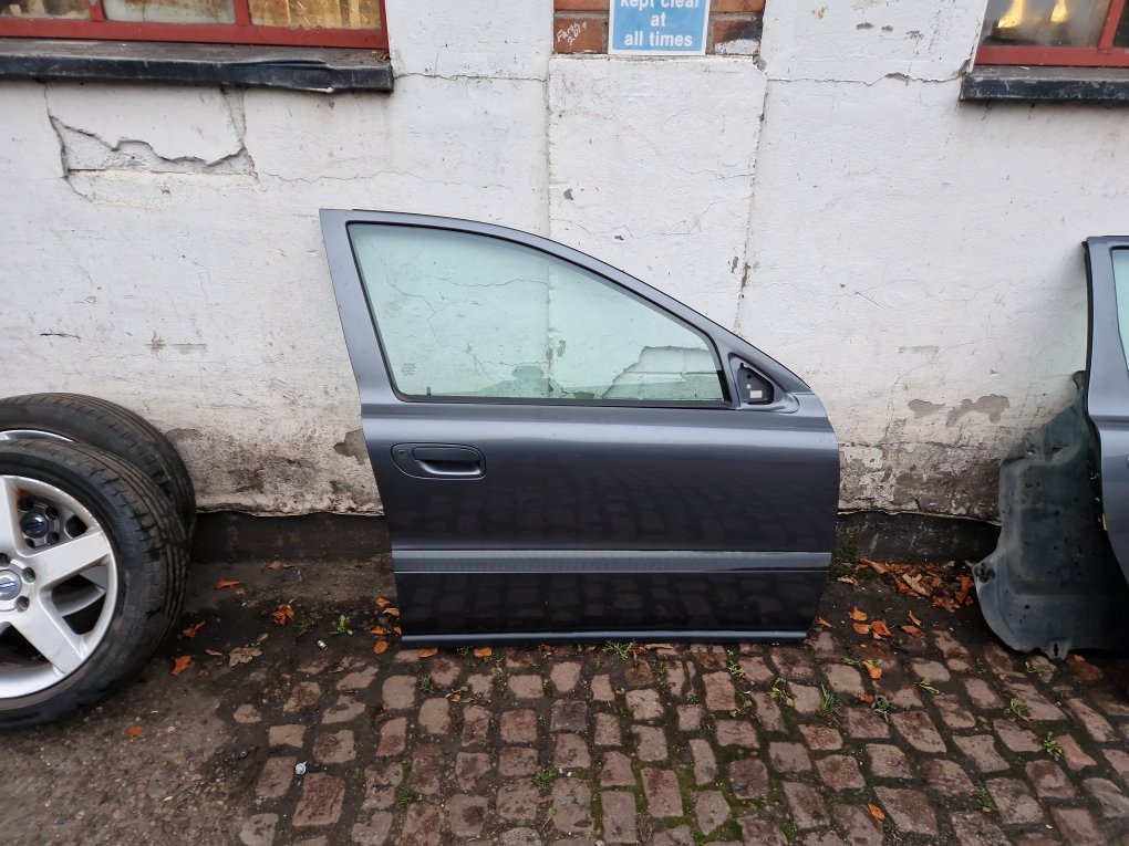 2000 - 2007 Volvo V70 Estate DOOR - BARE (FRONT DRIVER SIDE) 30796487