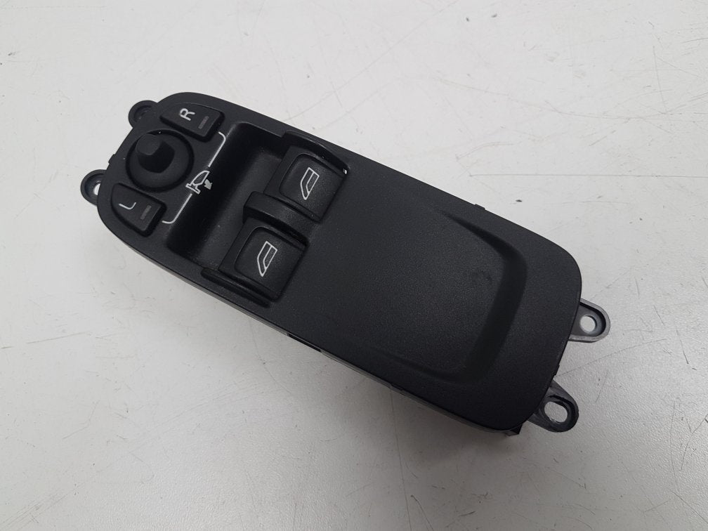 2006 - 2009 Volvo C30 Hatchback Right Front Window Switch 8663815