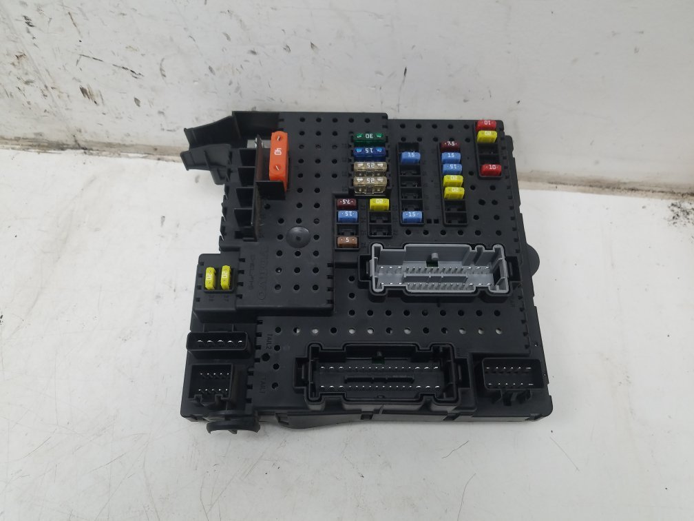 2004 - 2007 Volvo XC70 Estate REAR ELECTRONIC MODULE (REM) 30732769