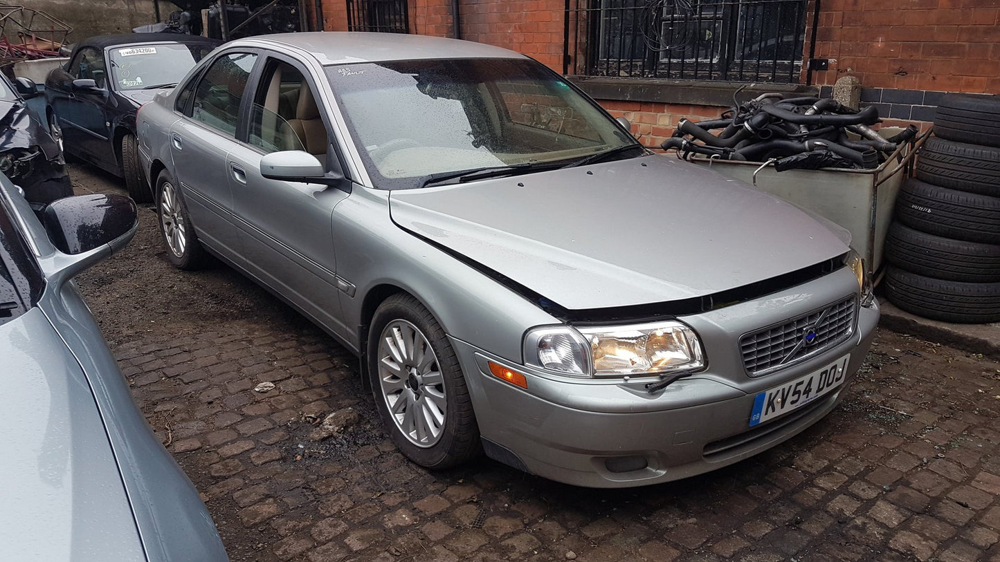 2001 - 2006 Volvo S80 Saloon BREAKING FOR SPARES