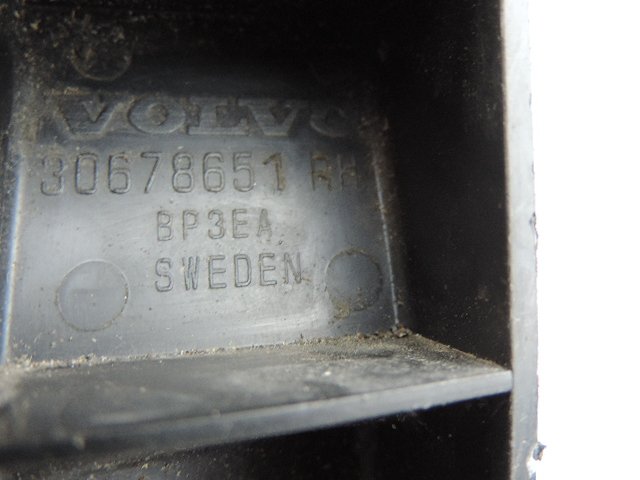 2007 - 2015 Volvo V70 BUMPER BRACKET (DRIVERS SIDE REAR) 30678651