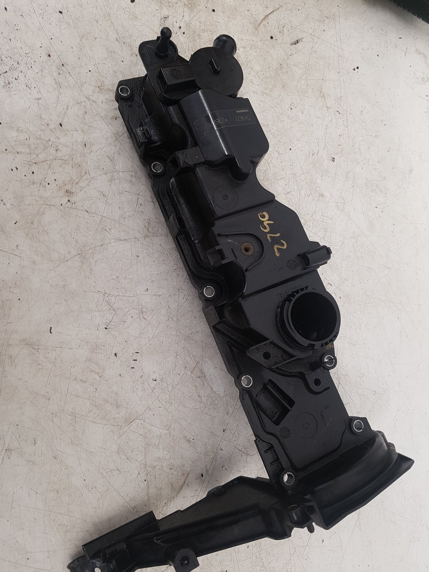 2013 - 2016 Volvo V40 III 525 Hatchback Rocker Cover M06042A170