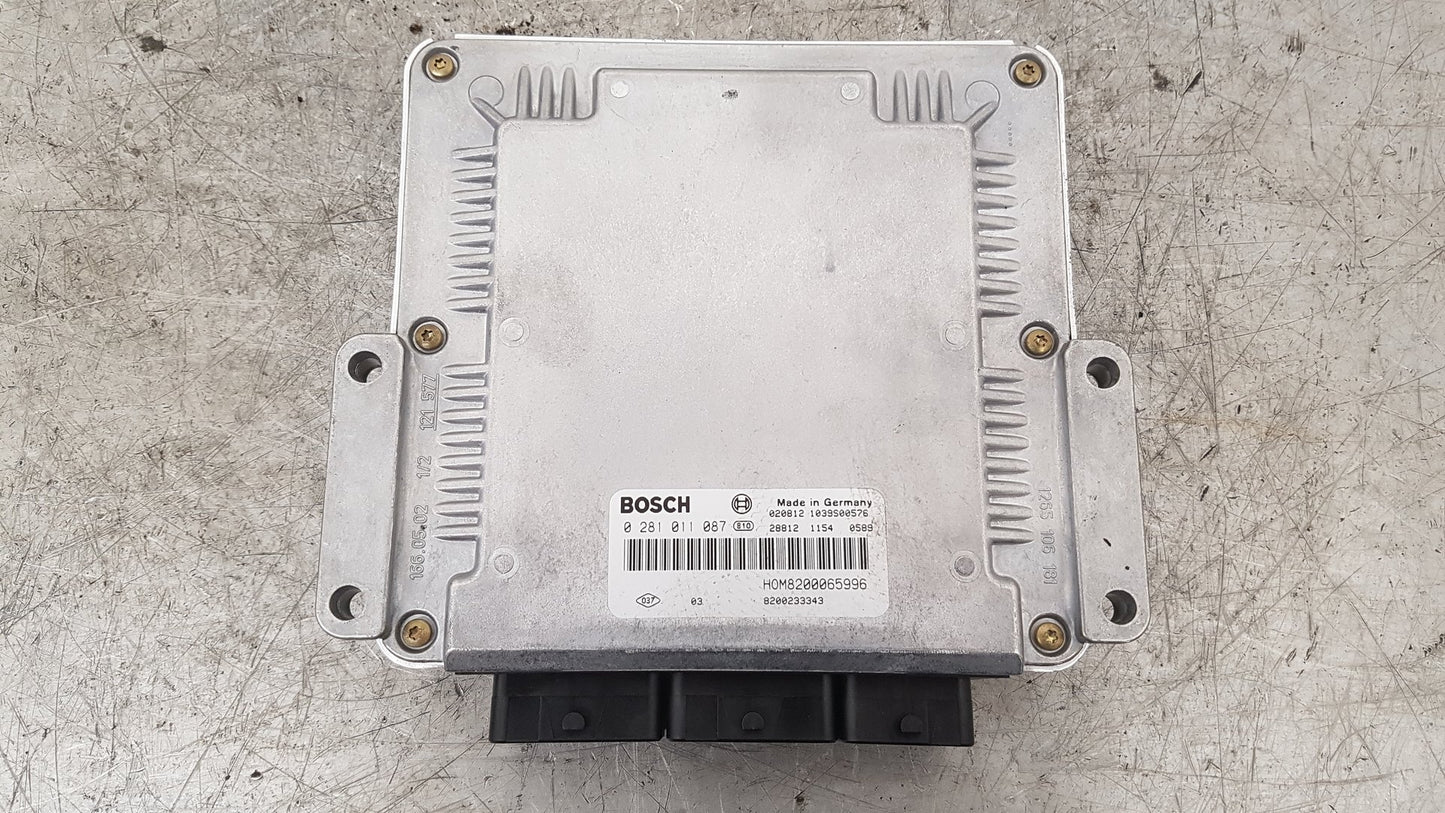 2001 - 2004 Volvo V40 Estate Engine ECU 30630418