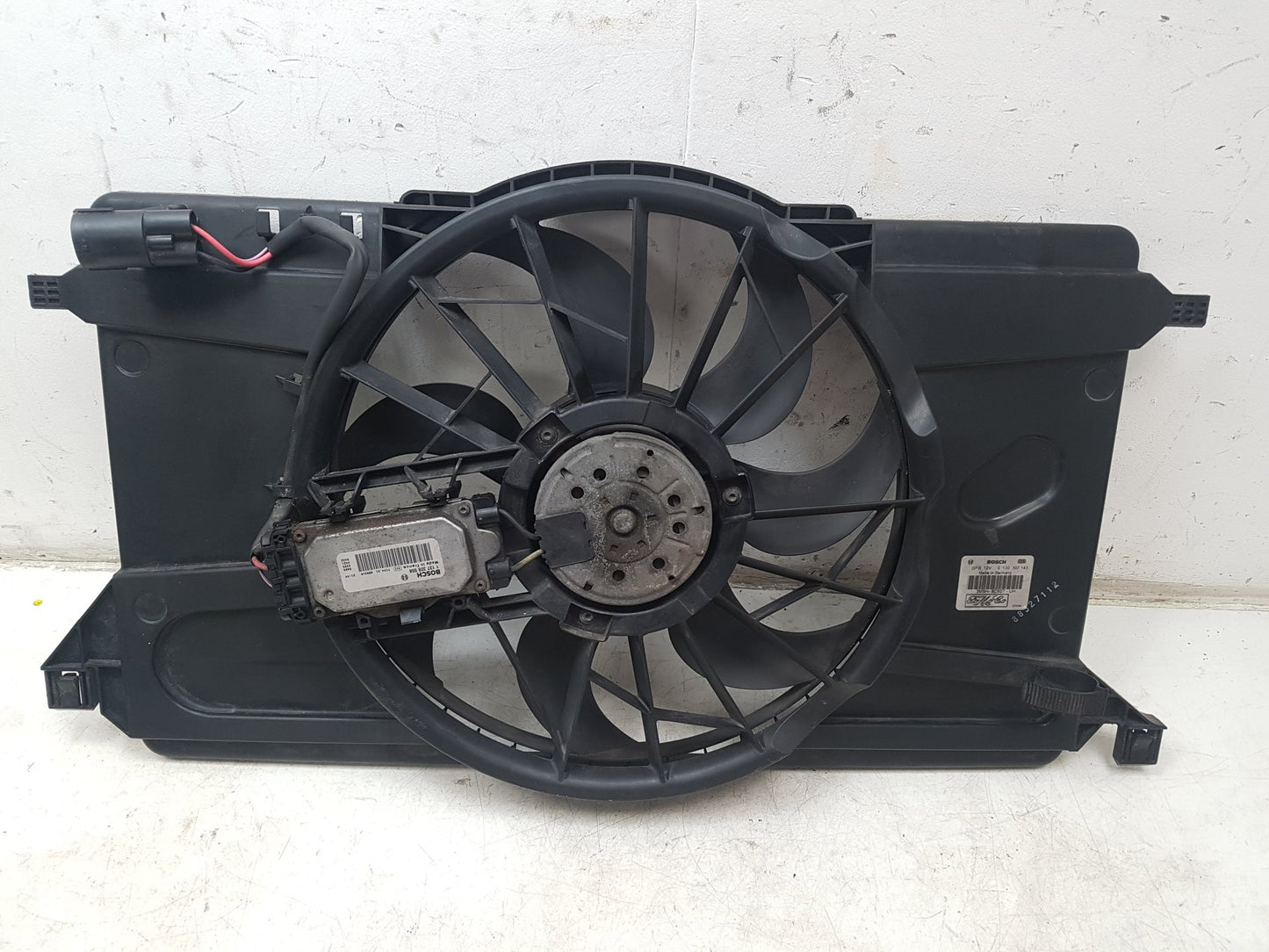 2004 - 2010 Volvo V50 Estate RADIATOR FAN & COWLING (A/C CAR) 3M5H8C607UH