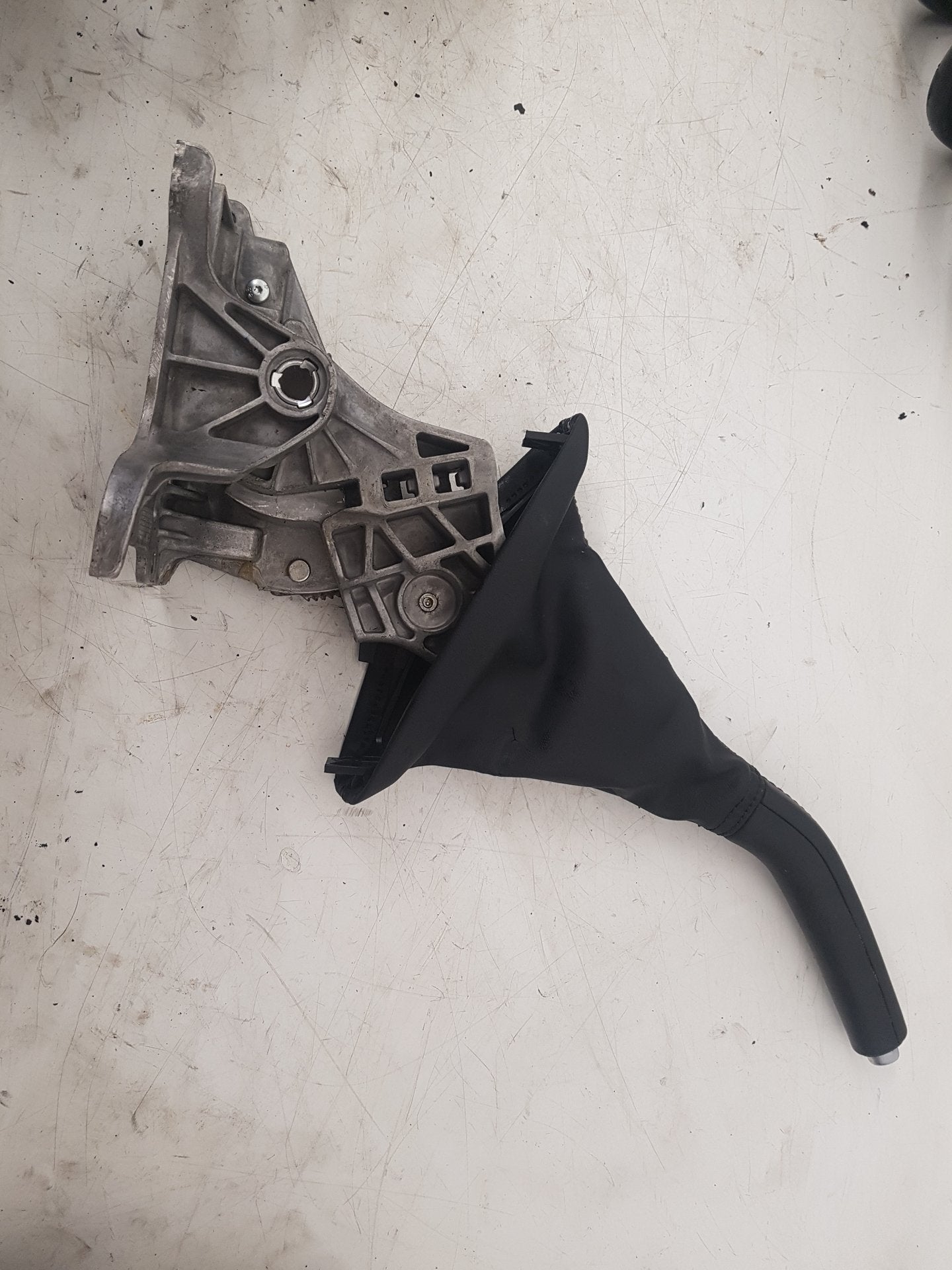 2012 - 2016 Volvo V40 Hatchback Handbrake Assembly 11330161