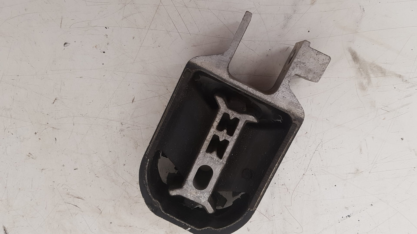 2015 - 2019 Volvo V40 Cross Country Hatchback TORQUE ARM (MOUNT) 31359652
