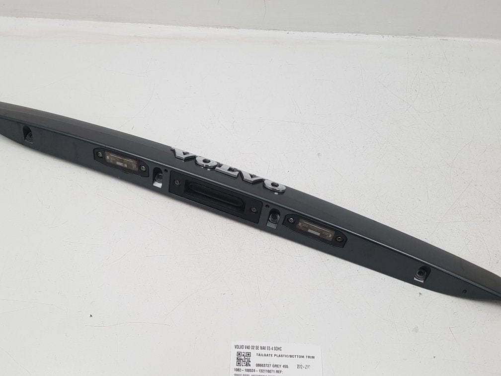 2012 - 2017 Volvo V40 Hatchback TAILGATE PLASTIC/BOTTOM TRIM 08663727 GREY 455