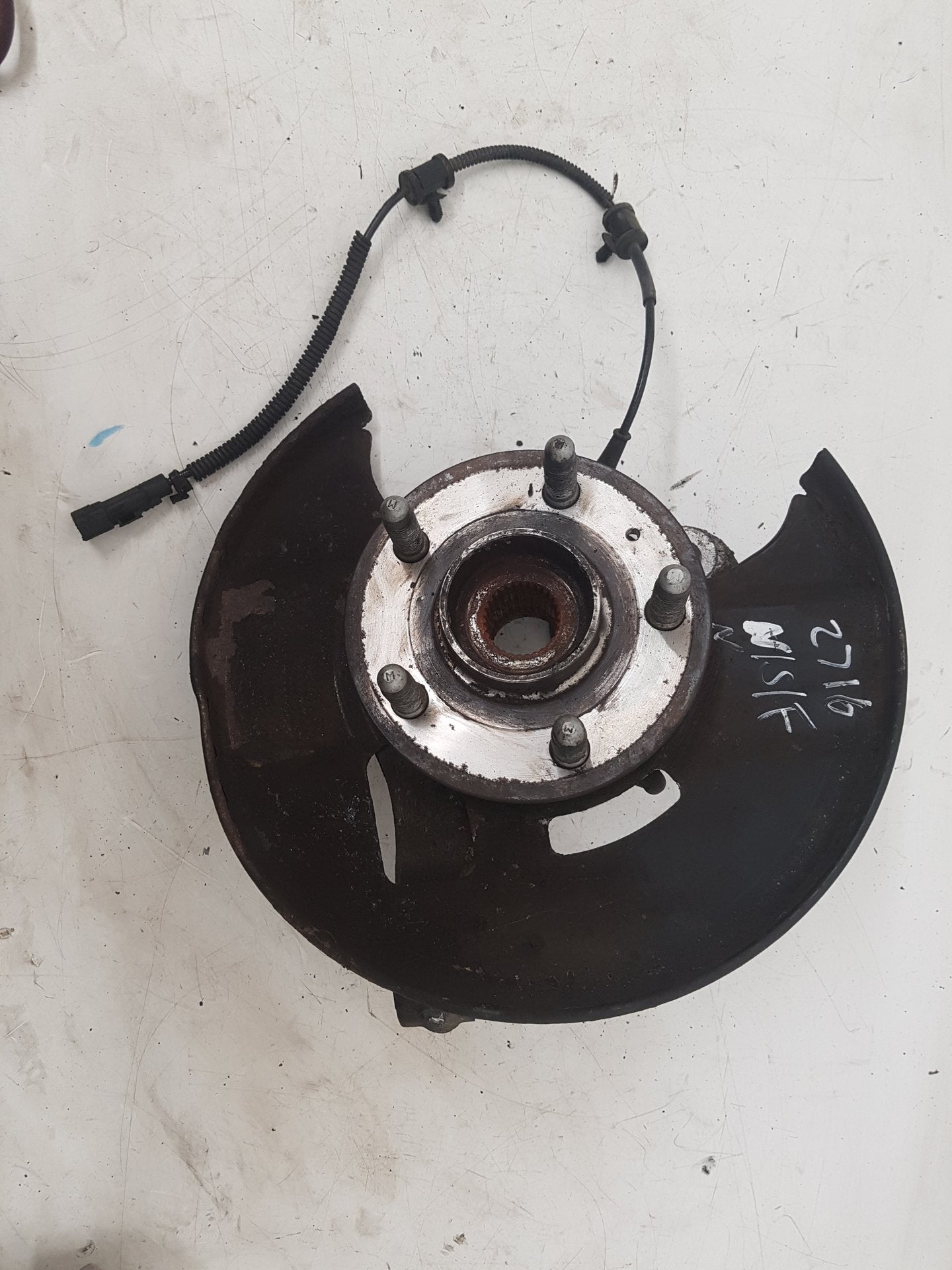 2010 - 2012 Saab 9-5 Saloon Left Front Hub Assembly 13502785