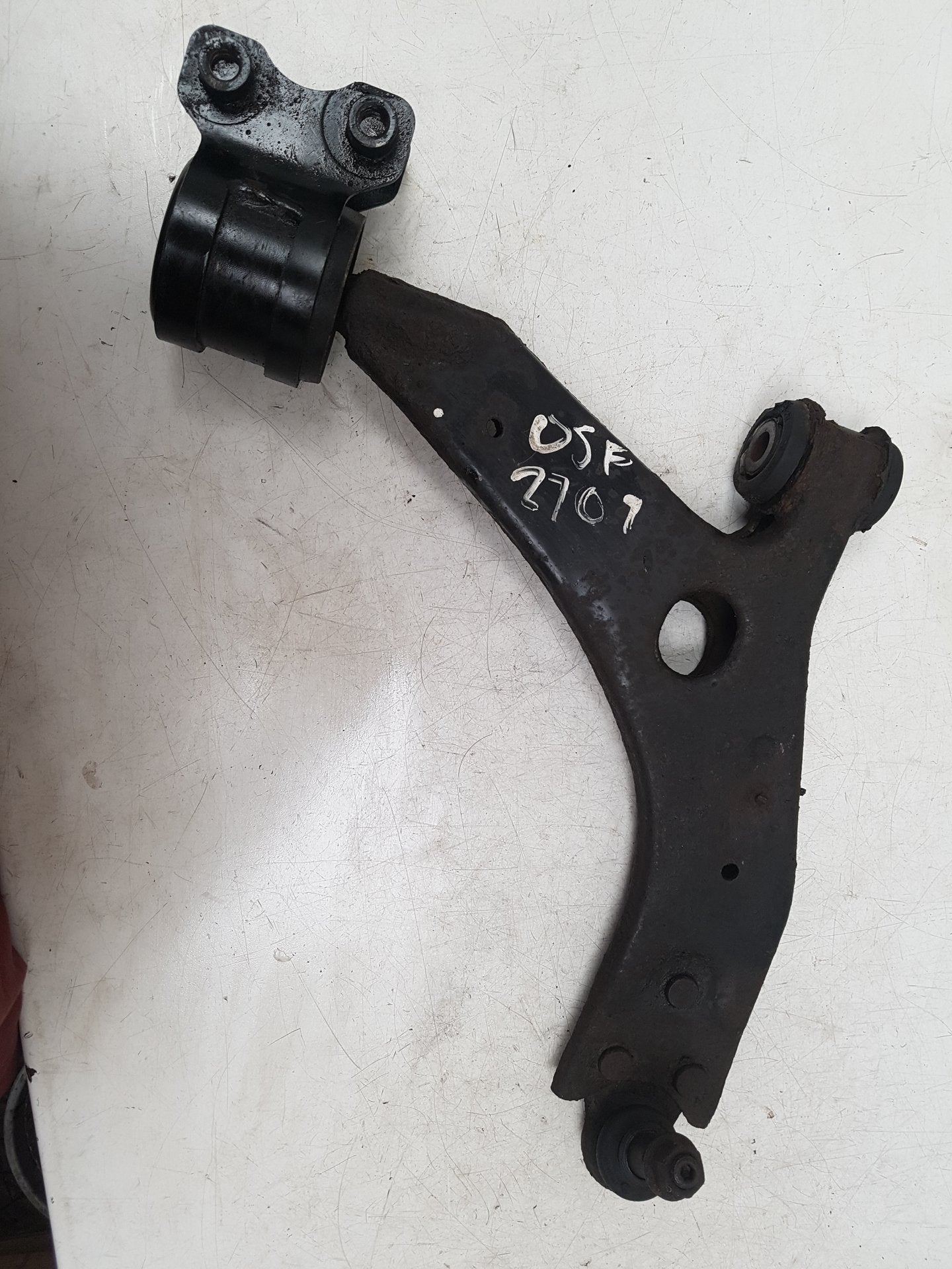 2010 Volvo S40 Saloon Right Front Lower Control Arm 31277462