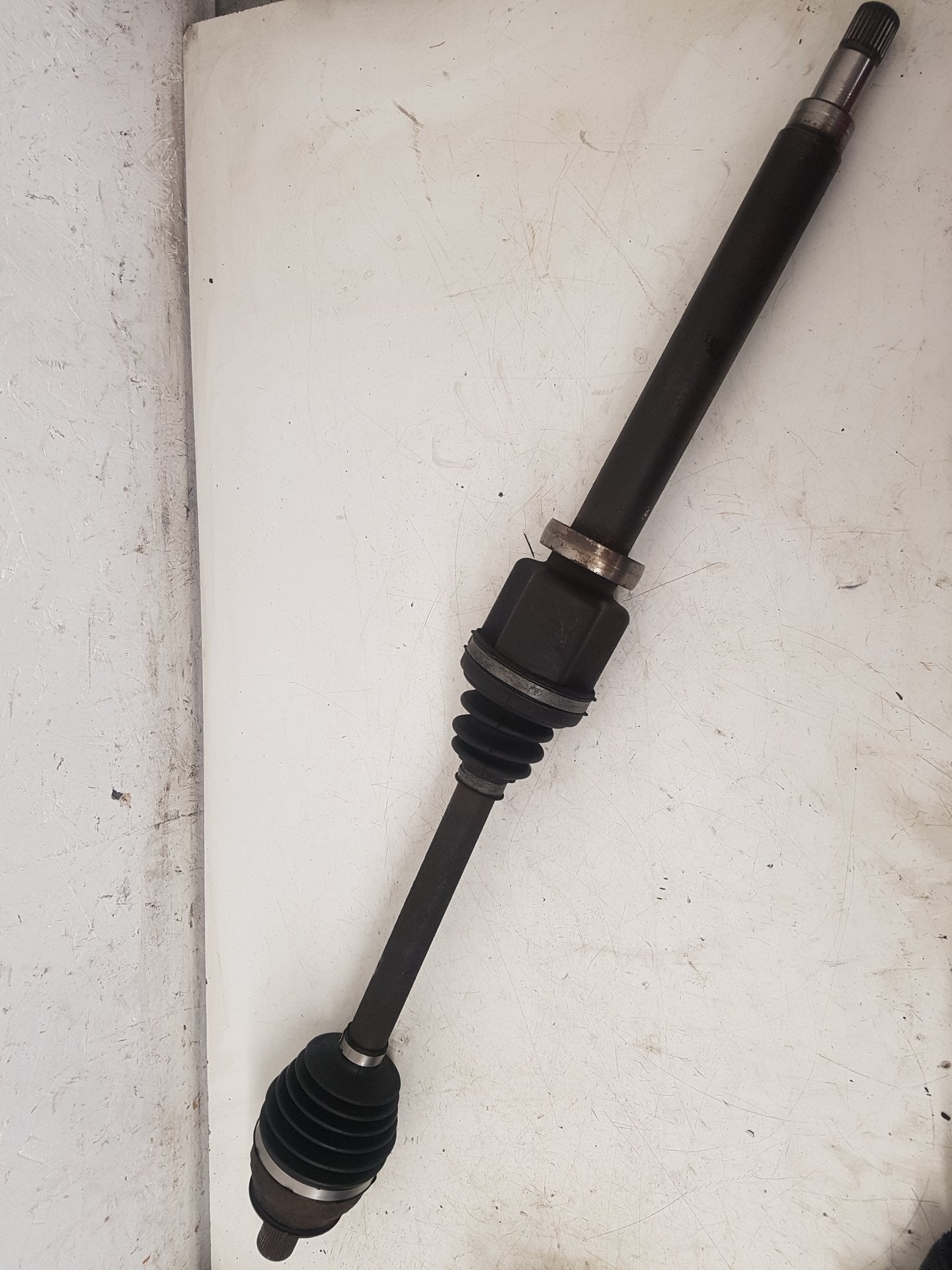 2012 Volvo S60 Saloon Driveshaft (Manual) UK Drivers Side Front.