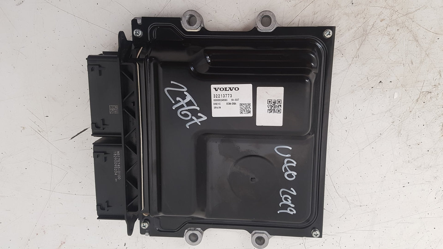 2015 - 2019 Volvo V40 Cross Country Hatchback Engine ECU 32213773