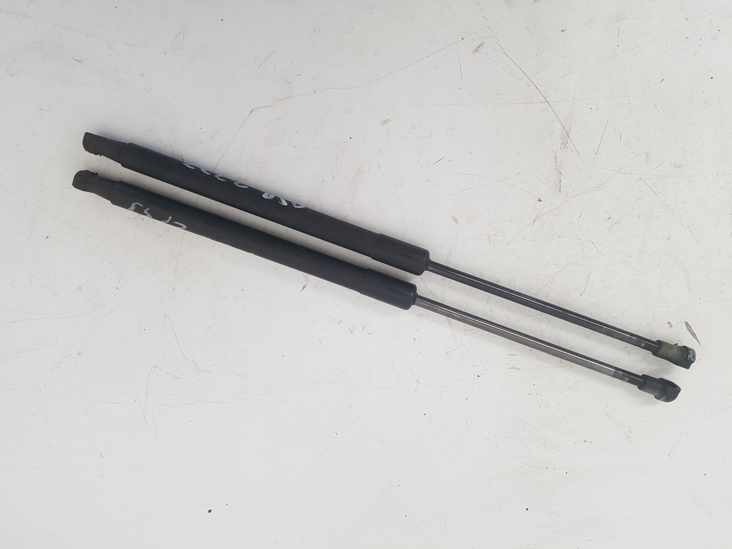 2007 - 2010 Volvo V50 545 Estate POWER TAILGATE STRUTS (PAIR) 30799188