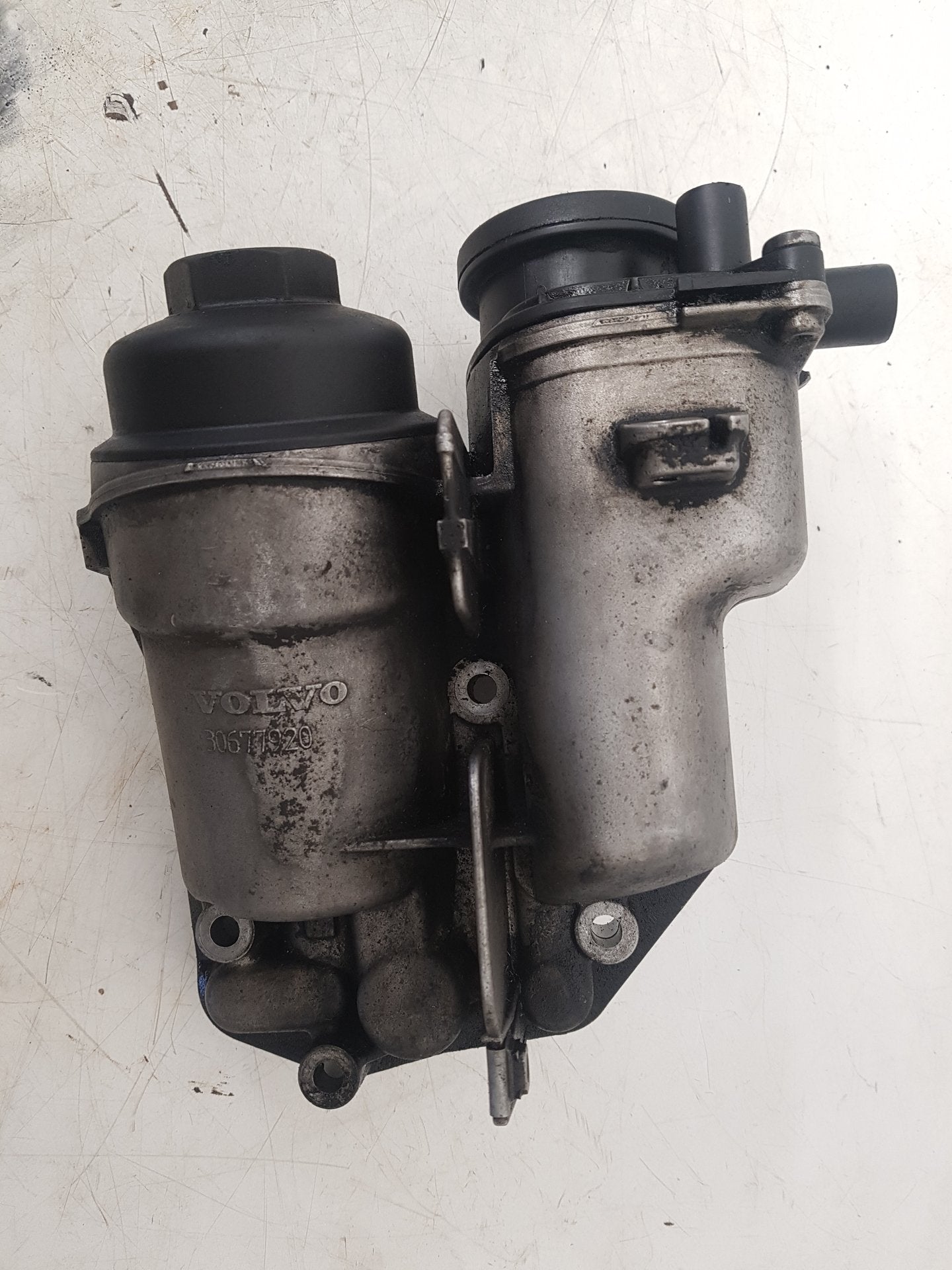 2004 - 2007 Volvo XC70 Estate Oil Filter Housing 6740273266