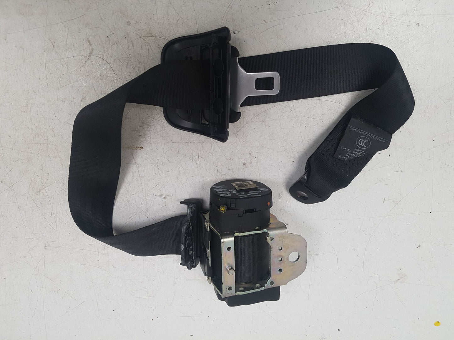2007 - 2012 Volvo C70 Convertible SEAT BELT - MIDDLE REAR 8639555
