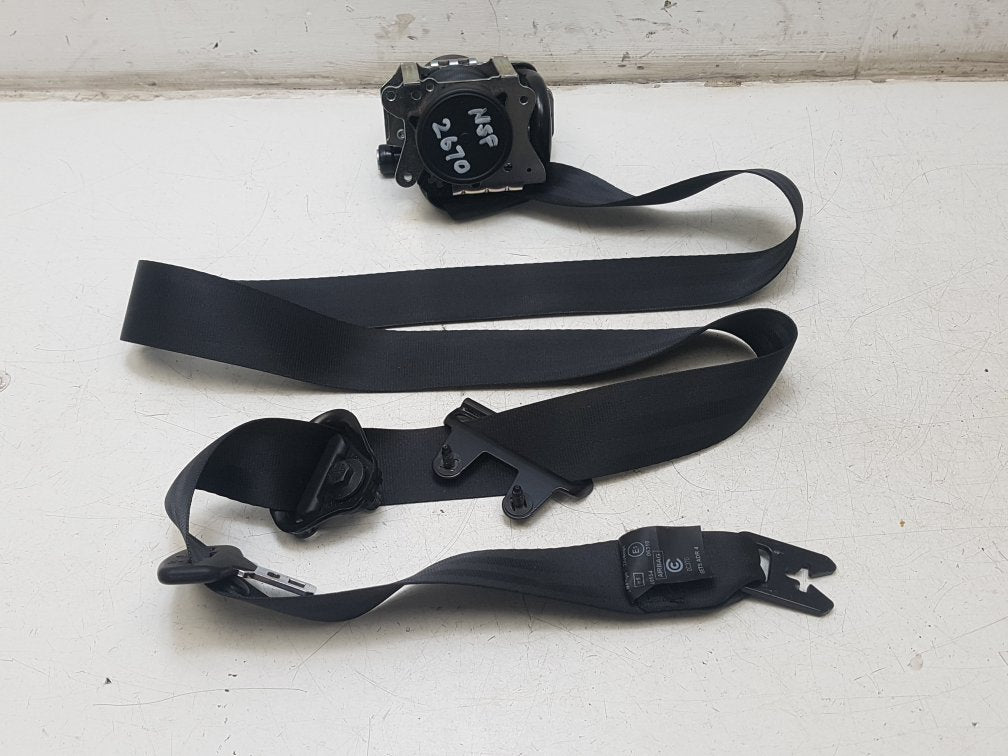 2012 - 2016 Volvo V40 Hatchback Left Front Seat Belt 31390453