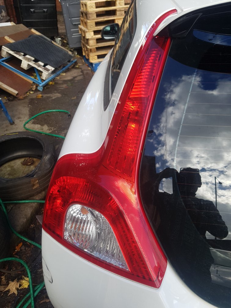 2006 - 2013 Volvo C30 Hatchback Left Taillight 31213913