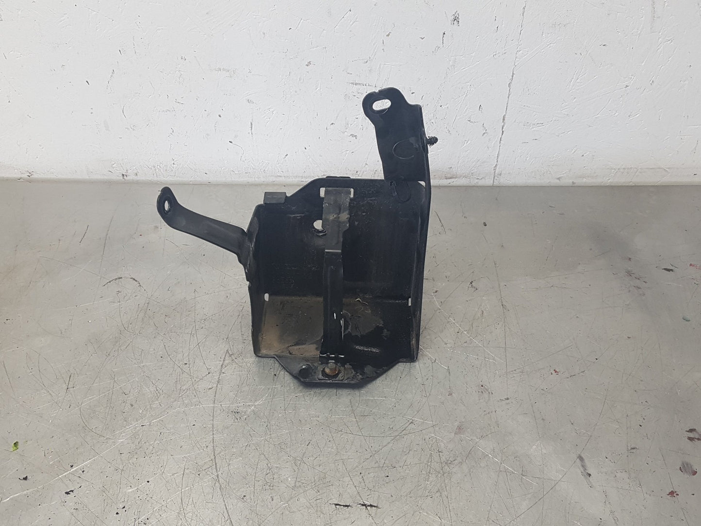 2012 - 2016 Volvo V40 Cross Country Hatchback Battery Box 31290752