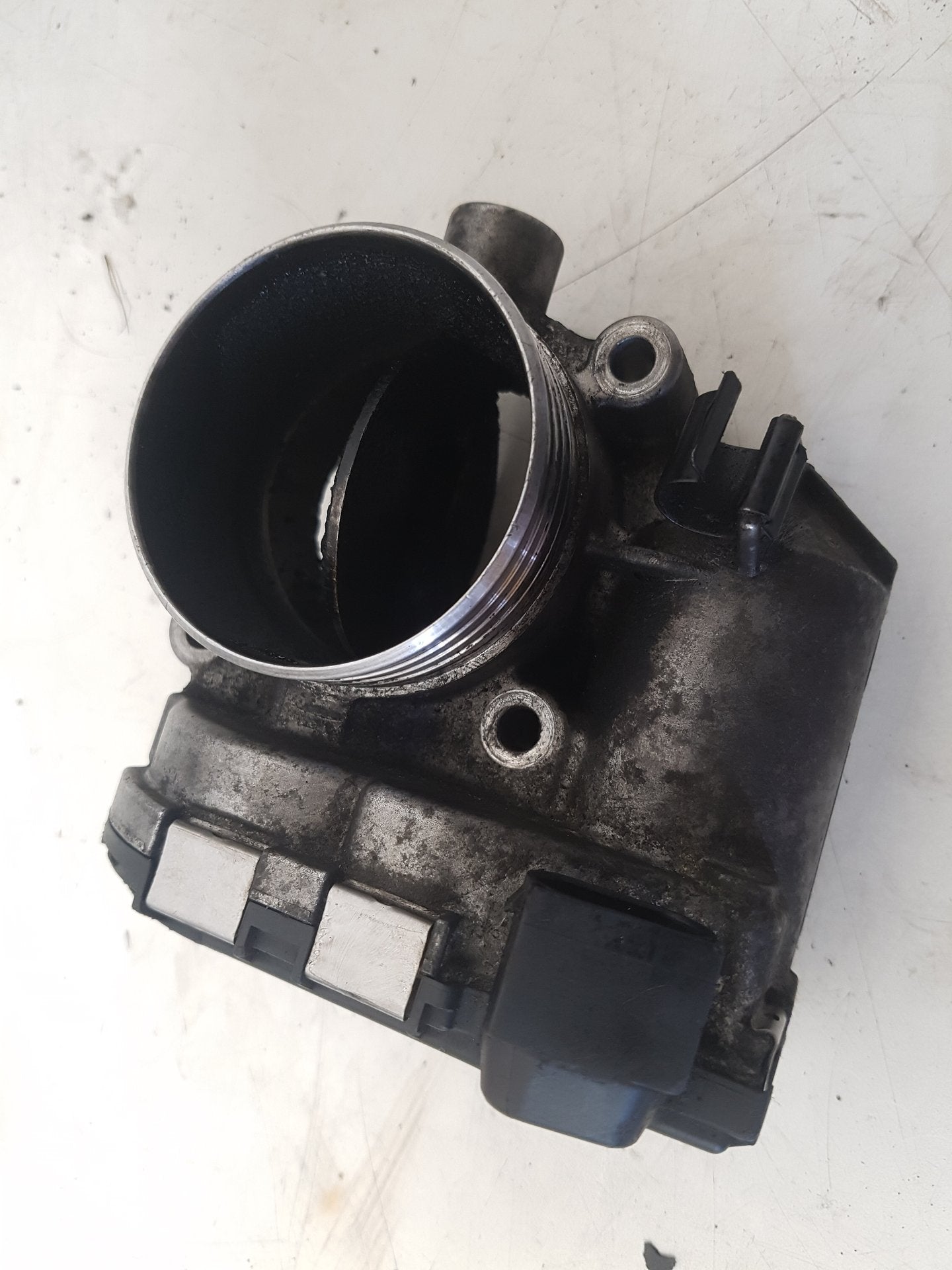 2002 - 2006 Volvo XC90 Estate Throttle Body 8692720