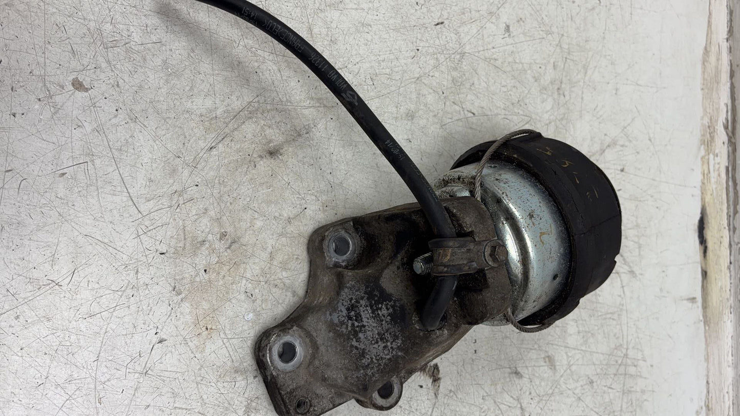 2011 - 2014 Volvo XC90 Estate ENGINE MOUNT (FRONT)