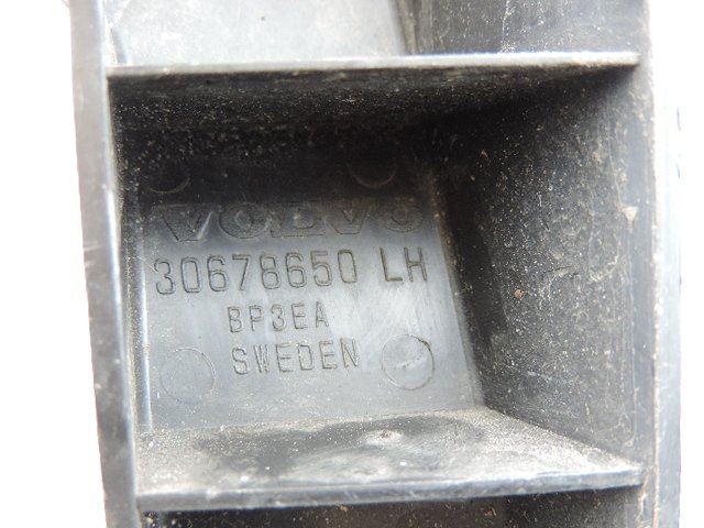 2007 - 2013 Volvo V70 BUMPER BRACKET (PASSENGER SIDE REAR) 30678650