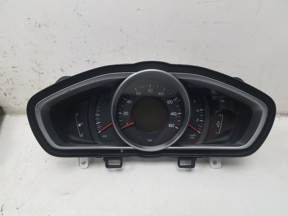 2012 - 2016 Volvo V40 Hatchback Instrument Cluster 31314484