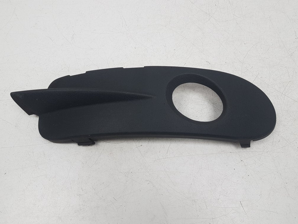 2006 - 2009 Volvo C70 Convertible Left Fog Light Cover 09466545