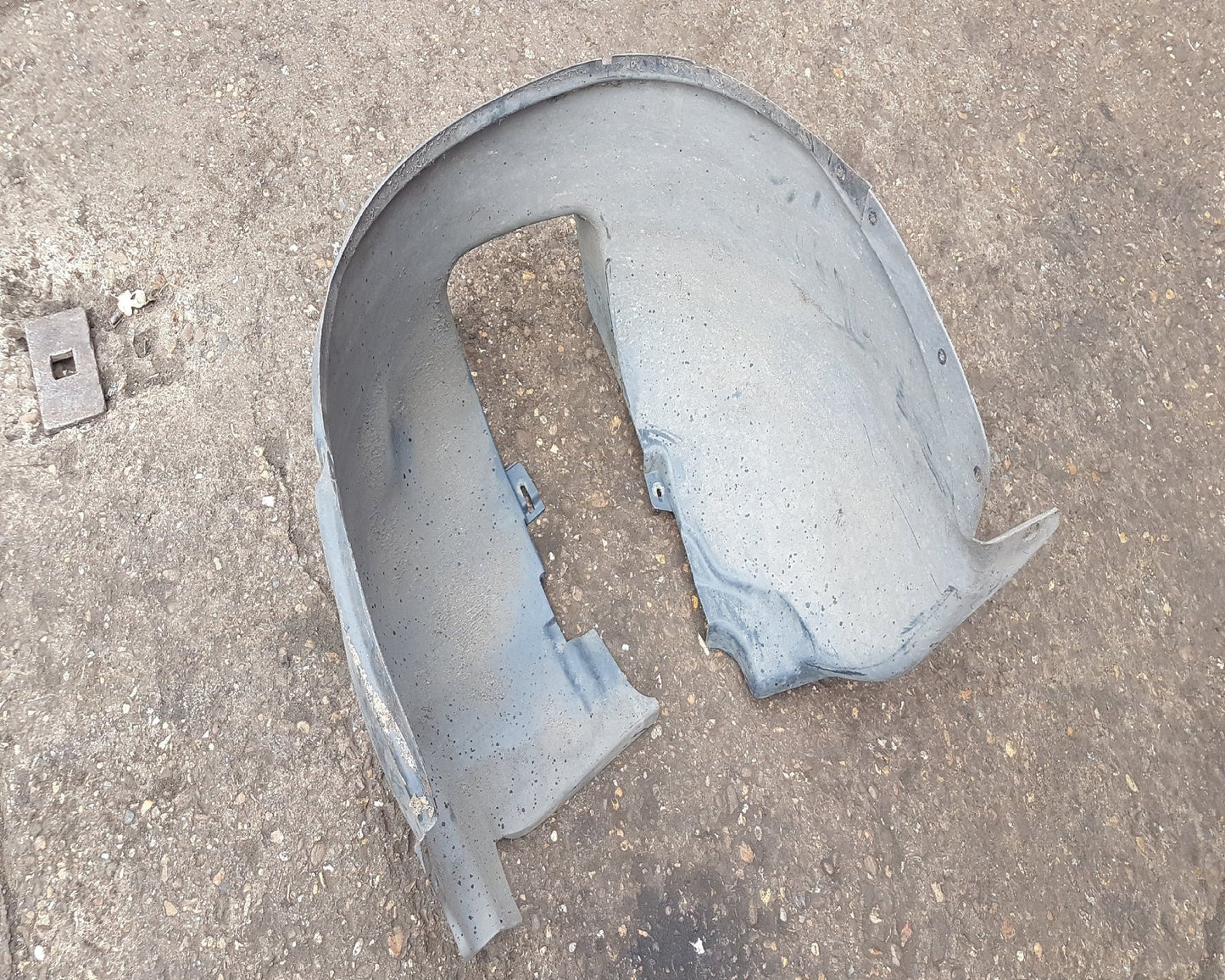 2008 - 2014 Volvo XC70 Estate Left Front Guard Liner 30763655