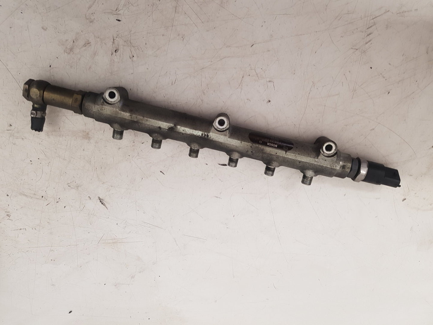 2001 - 2008 Volvo V70 Estate Injection Rail 8658252