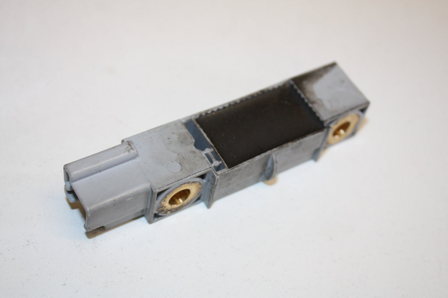 2000 - 2007 Volvo S60 Crash Sensor 008131260506