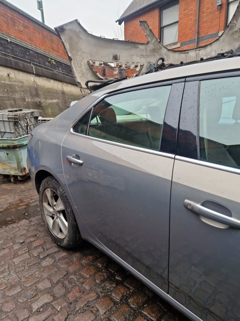 2010 - 2012 Saab 9-5  Saloon DOOR - BARE (REAR DRIVER SIDE)