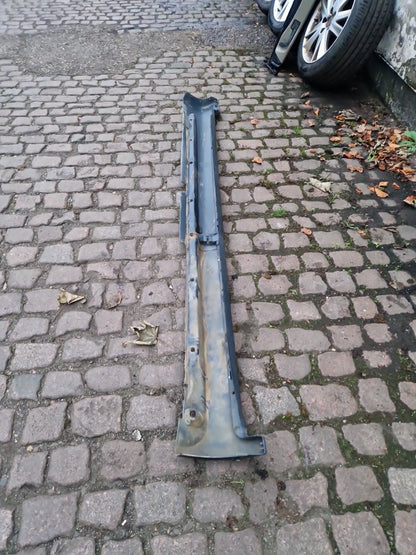 2003 - 2007 Volvo V70  Estate Right Side Skirt 455 GREY