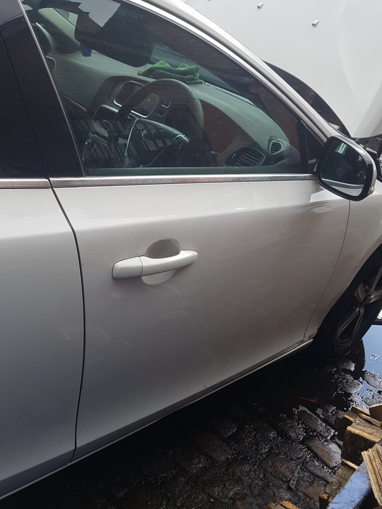 2012 - 2016 Volvo V40  Hatchback DOOR - BARE (FRONT DRIVER SIDE) 32321019