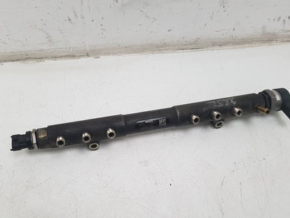 2003 - 2006 Volvo XC90  Estate Injection Rail 30757146