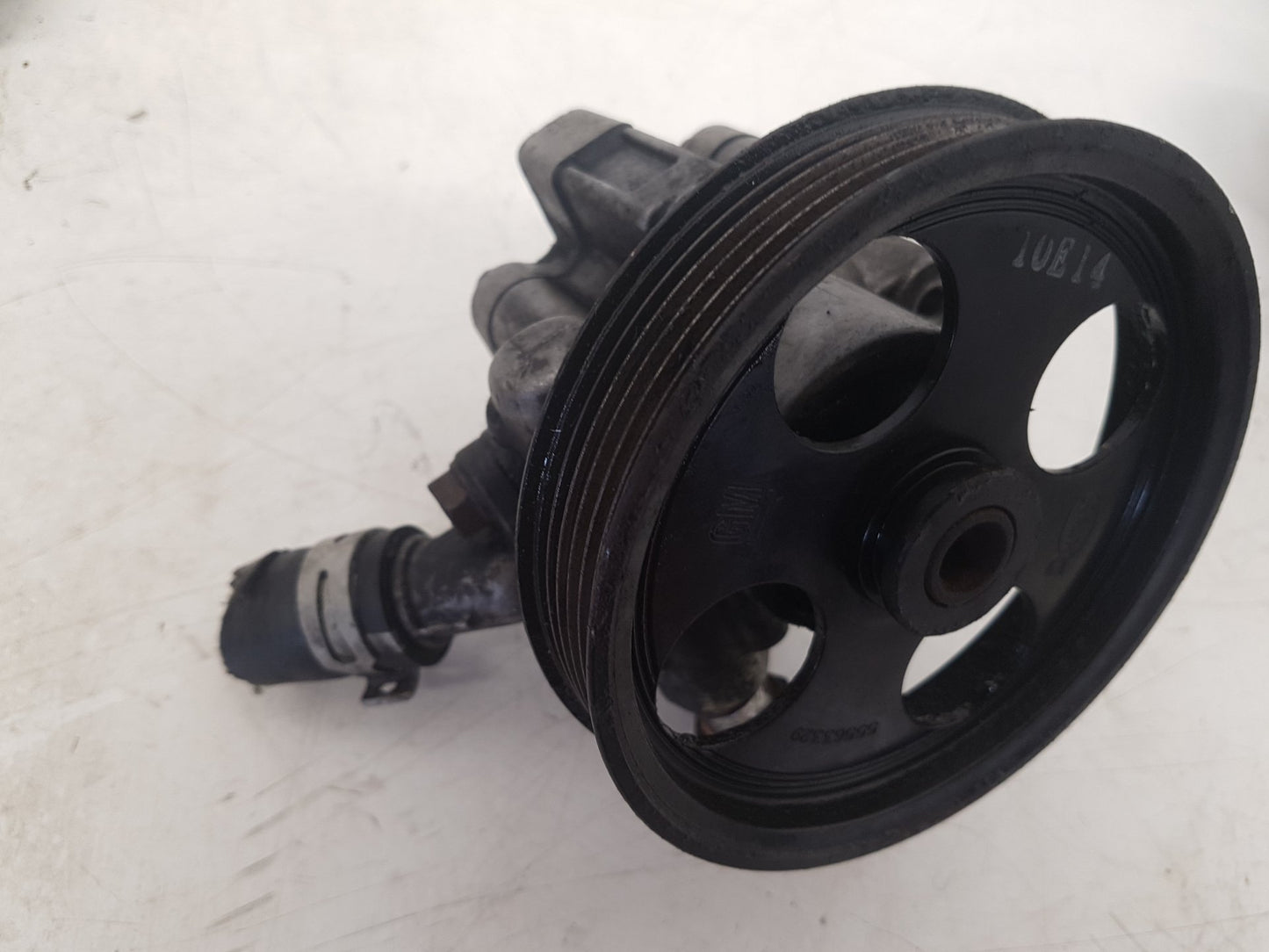 2010 - 2012 Saab 9-5  Saloon Power Steering Pump 55563329