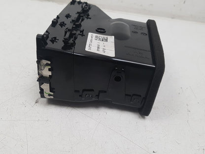 2019 - 2021 Volvo XC40 536 Estate AIR VENT (CENTRE FRONT) 31477275