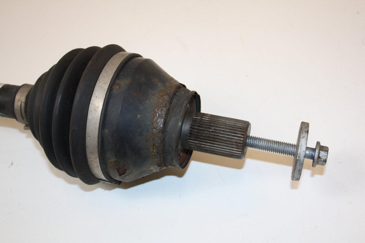 2007 - 2012 Volvo V70   Left Front Drive Axle 30614481