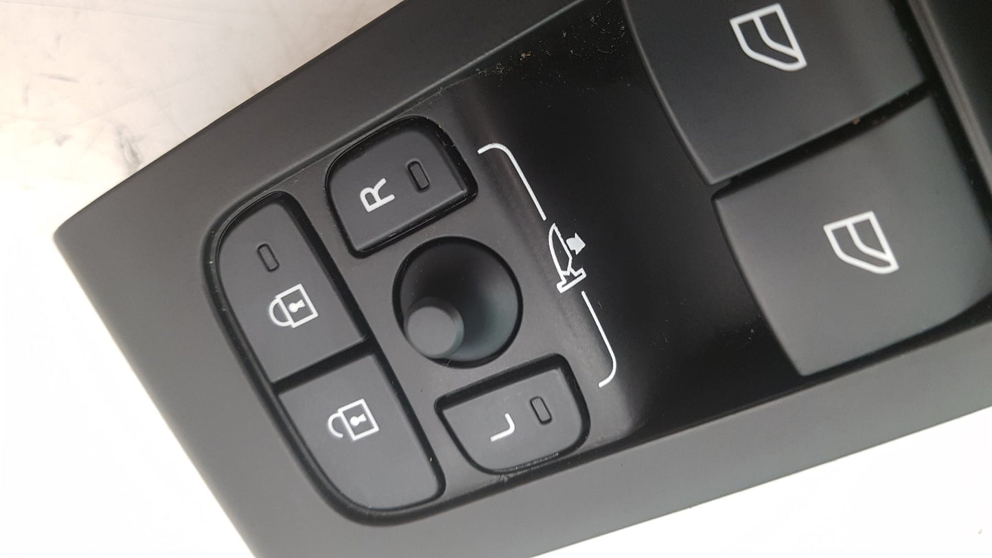 2017 - 2025 Volvo XC40 536 SUV Right Front Window Switch 31319764